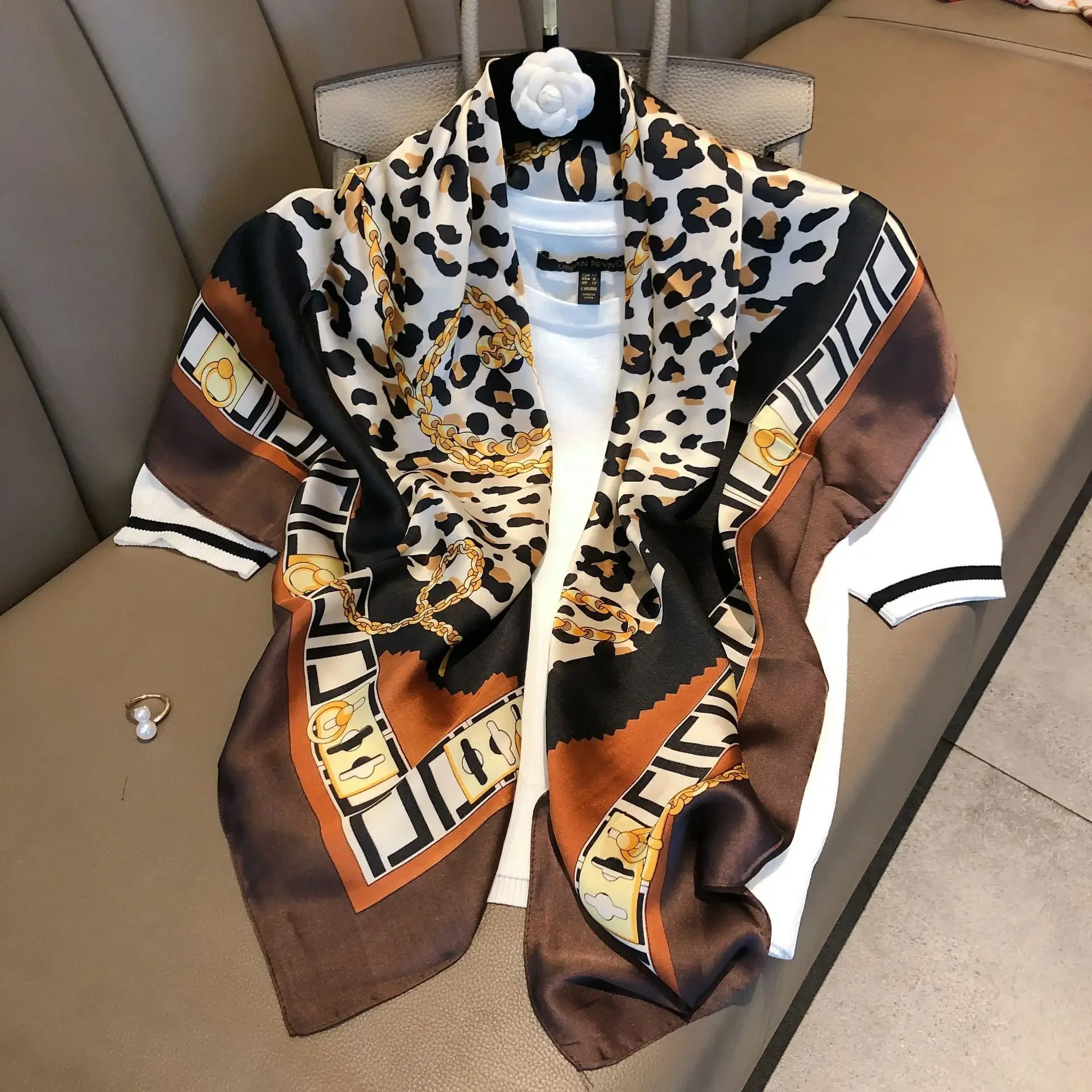 Light luxury 90 Silk scarf imi - đánh giá và giá Silk Tie Striped