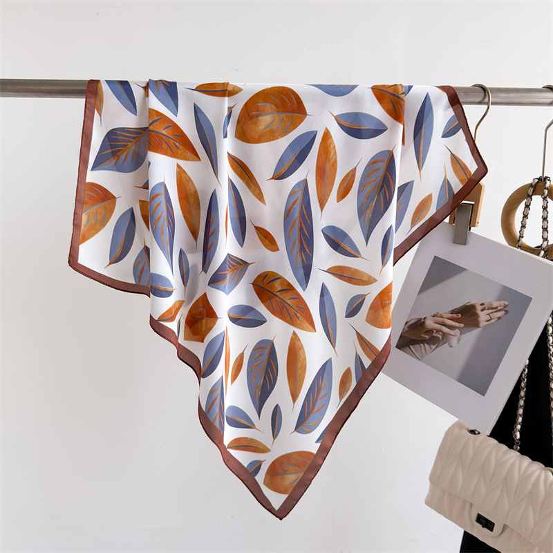 Luxury Brand Print 70cm Square - đánh giá và giá Face Scarf Mask