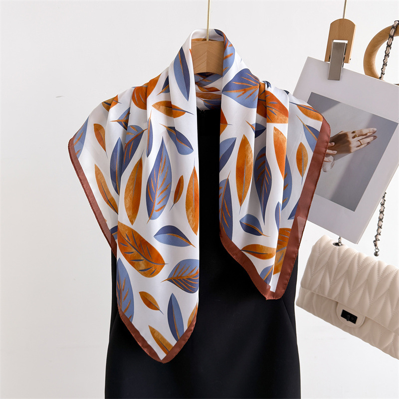 Luxury Brand Print 70cm Square - đánh giá và giá Face Scarf Mask
