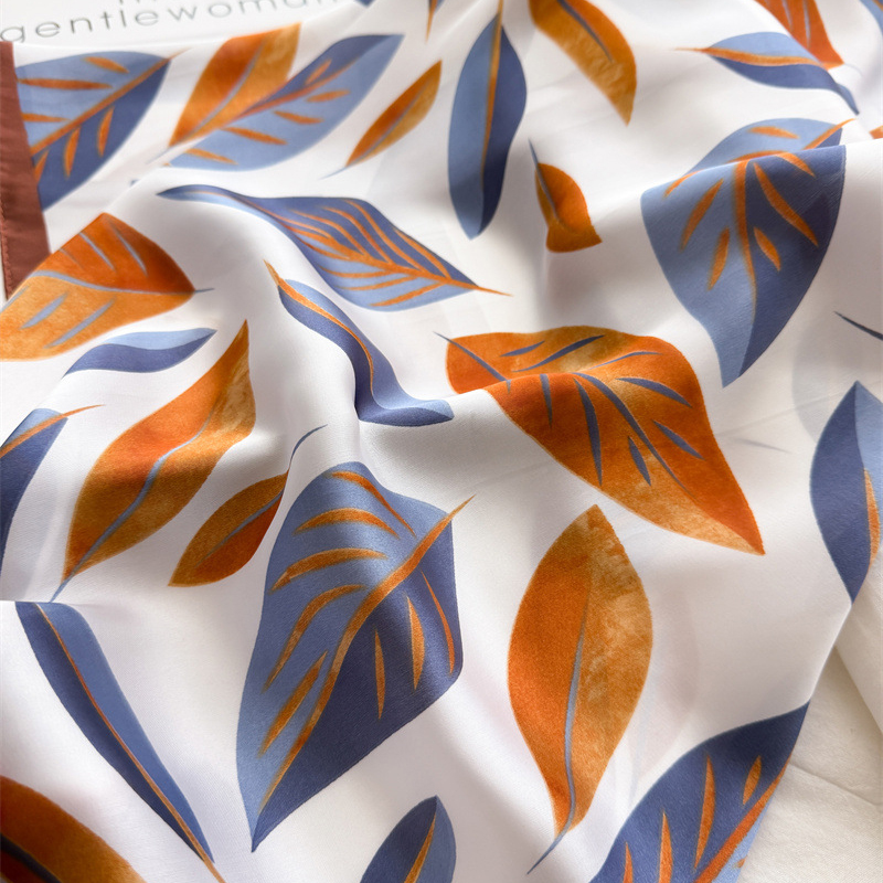 Luxury Brand Print 70cm Square - đánh giá và giá Face Scarf Mask